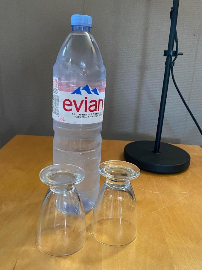 Peniche "Louise Michel" Sejournez Dans L'Appartement Du Capitaine, Offrez Vous Une Experience Inoubliable Au Fil De L'Eau Douai Kültér fotó