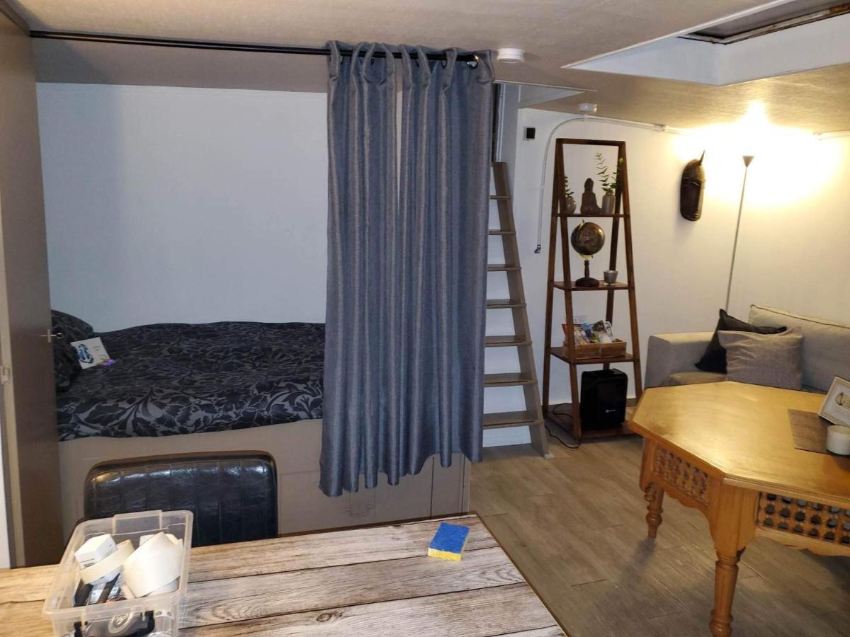 Peniche "Louise Michel" Sejournez Dans L'Appartement Du Capitaine, Offrez Vous Une Experience Inoubliable Au Fil De L'Eau Douai Kültér fotó