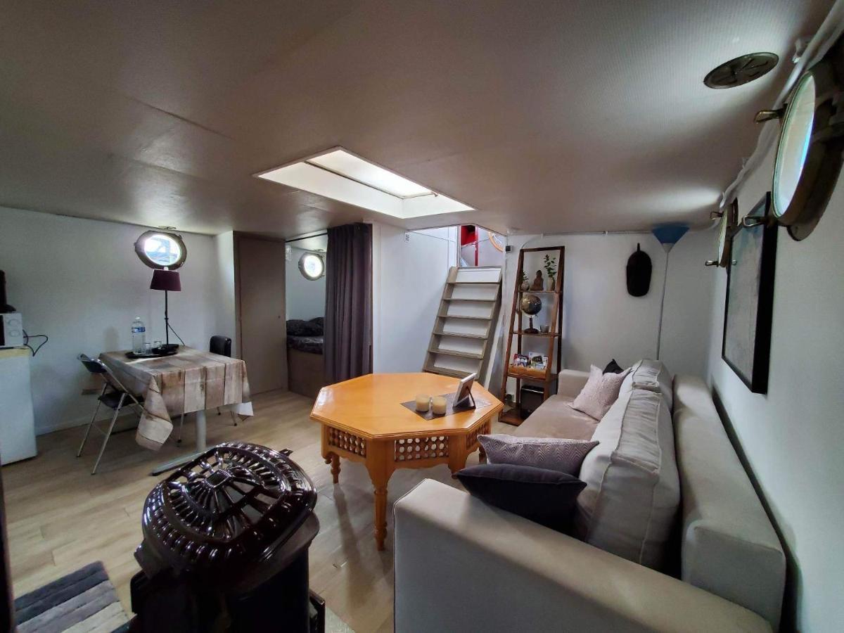 Peniche "Louise Michel" Sejournez Dans L'Appartement Du Capitaine, Offrez Vous Une Experience Inoubliable Au Fil De L'Eau Douai Kültér fotó