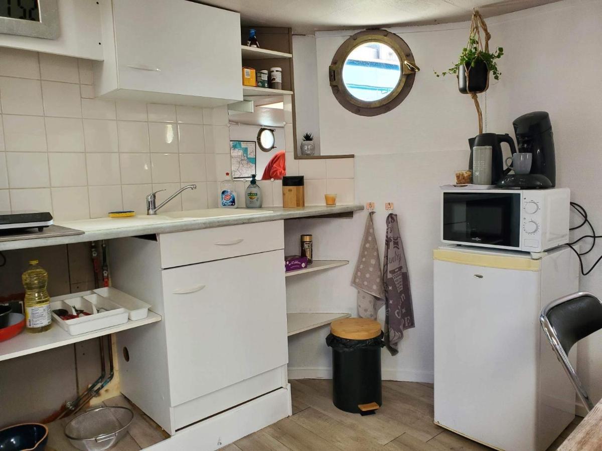 Peniche "Louise Michel" Sejournez Dans L'Appartement Du Capitaine, Offrez Vous Une Experience Inoubliable Au Fil De L'Eau Douai Kültér fotó