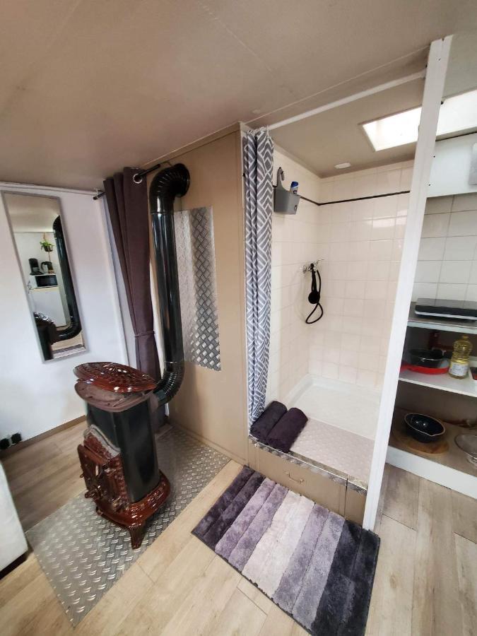 Peniche "Louise Michel" Sejournez Dans L'Appartement Du Capitaine, Offrez Vous Une Experience Inoubliable Au Fil De L'Eau Douai Kültér fotó